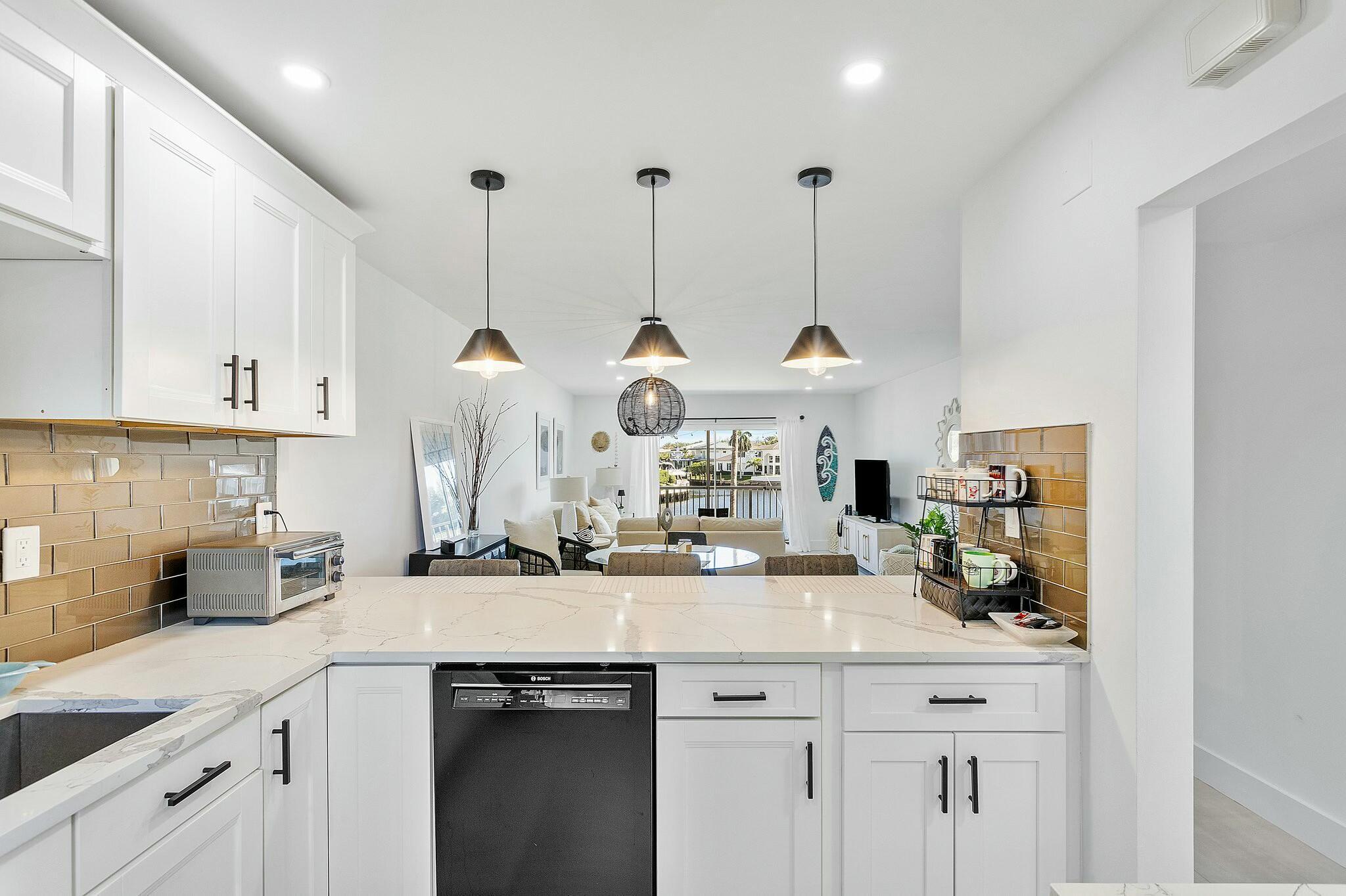 RIVER HOUSE TERRACE CONDO - Residential