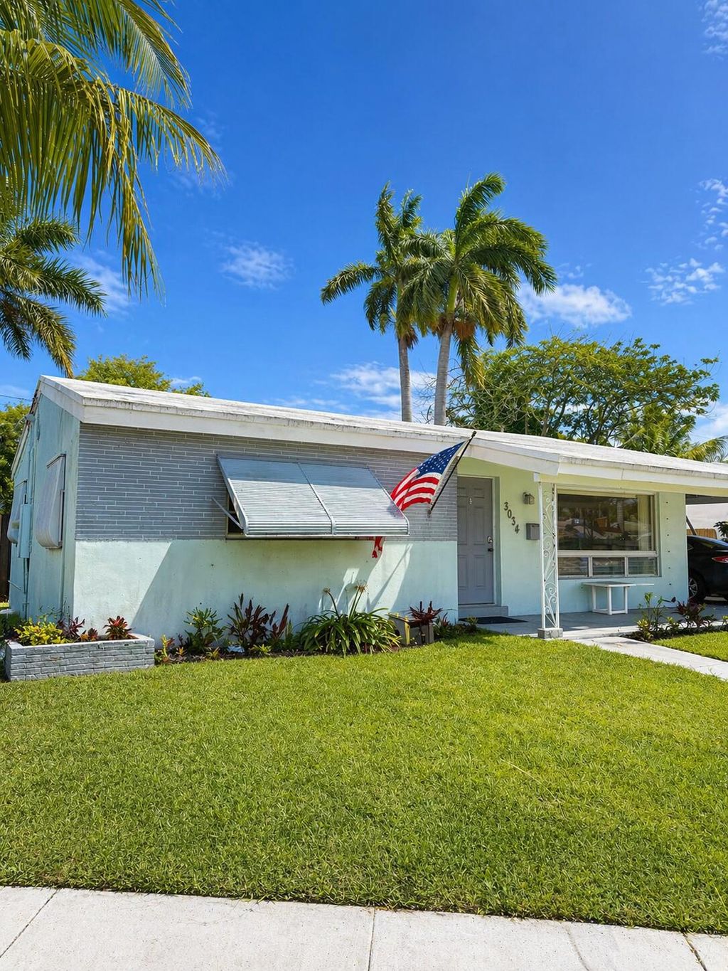 Photo of 3034 Arthur Street, Hollywood, FL 33021 (MLS # B26018951)