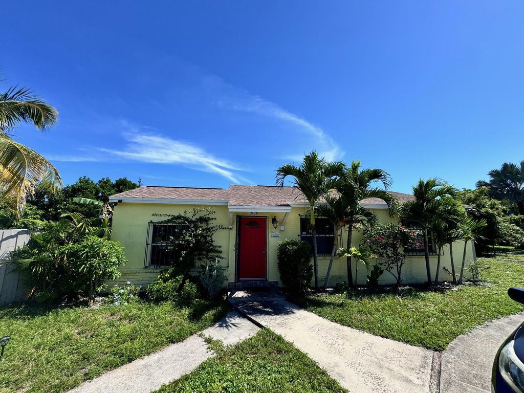 Photo of 1528 N D Street, Lake Worth Beach, FL 33460 (MLS # R11025833)