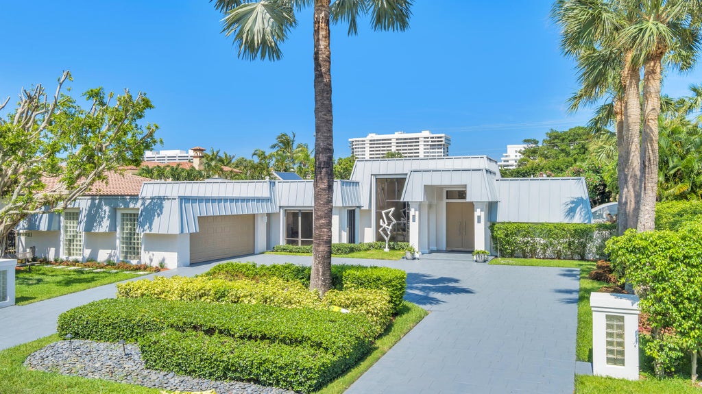 Photo of 2400 Spanish River Road, Boca Raton, FL 33432 (MLS # R11056511)