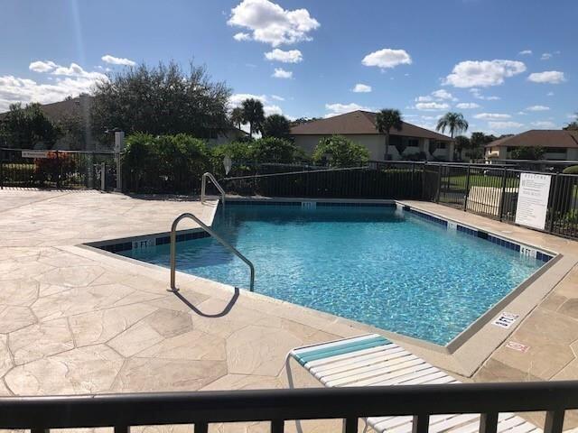 6303 SE Williamsburg Drive 201, Hobe Sound, FL, 33455/$295,000 3 6303 SE Williamsburg Drive 201