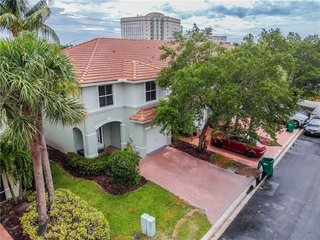 Photo of 6113 Seminole Gardens Cir #6113, Riviera Beach, FL 33418 (MLS # F10279809)