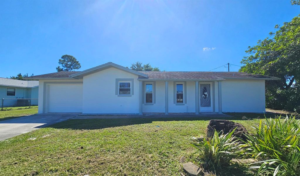 Photo of 592 SW Banks Terrace, Port St Lucie, FL 34953 (MLS # R10928117)