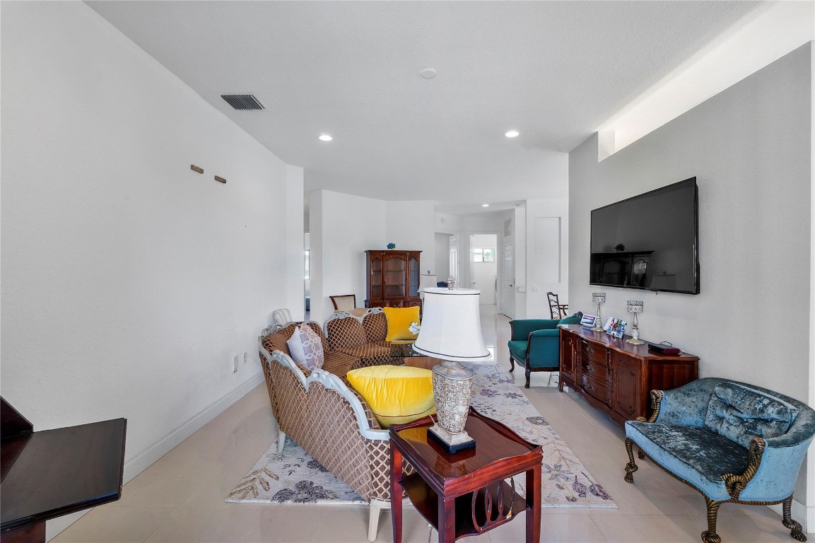 EXETER CONDOMINIUM - Residential