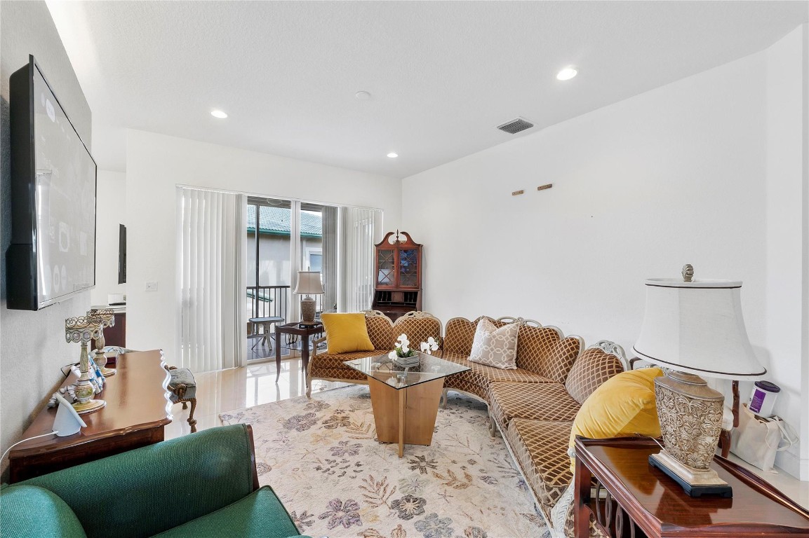 EXETER CONDOMINIUM - Residential