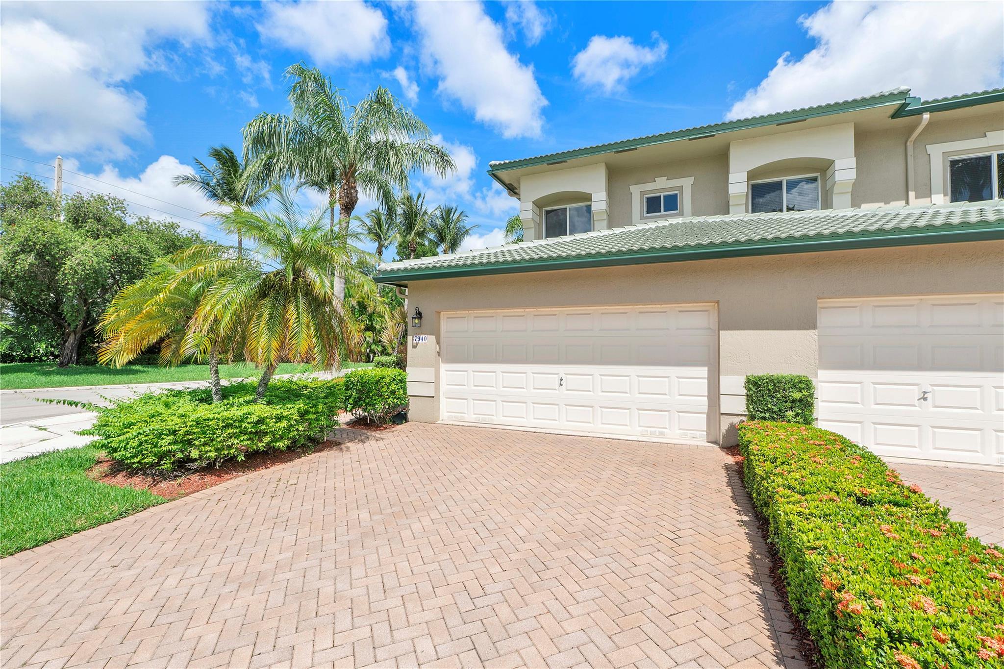 EXETER CONDOMINIUM - Residential