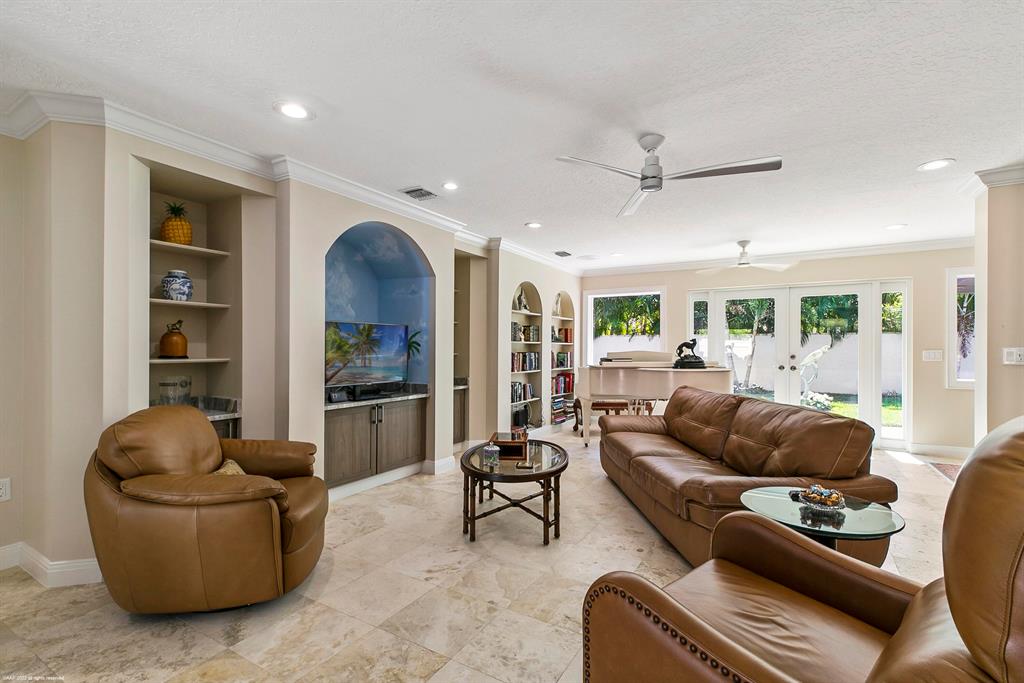 JUPITER ISLAND - Residential