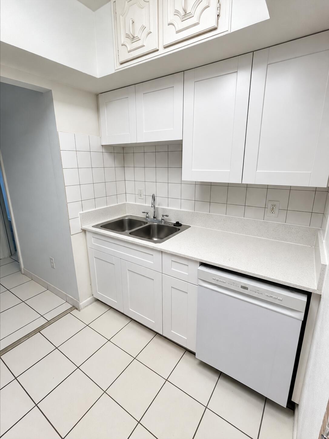 382 E ROYAL PALM Road 0050