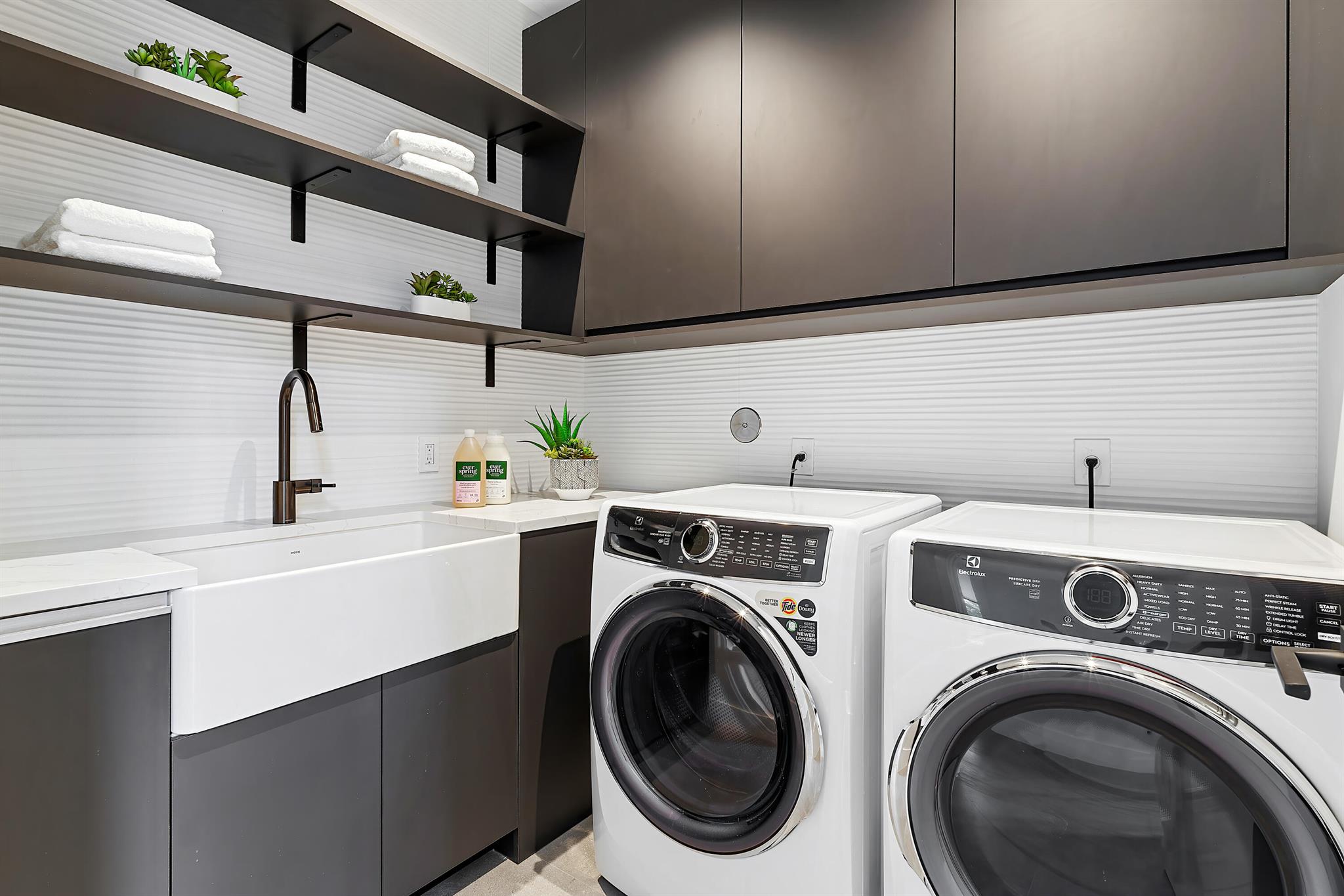 PALM TRAIL ESTATES - Residential