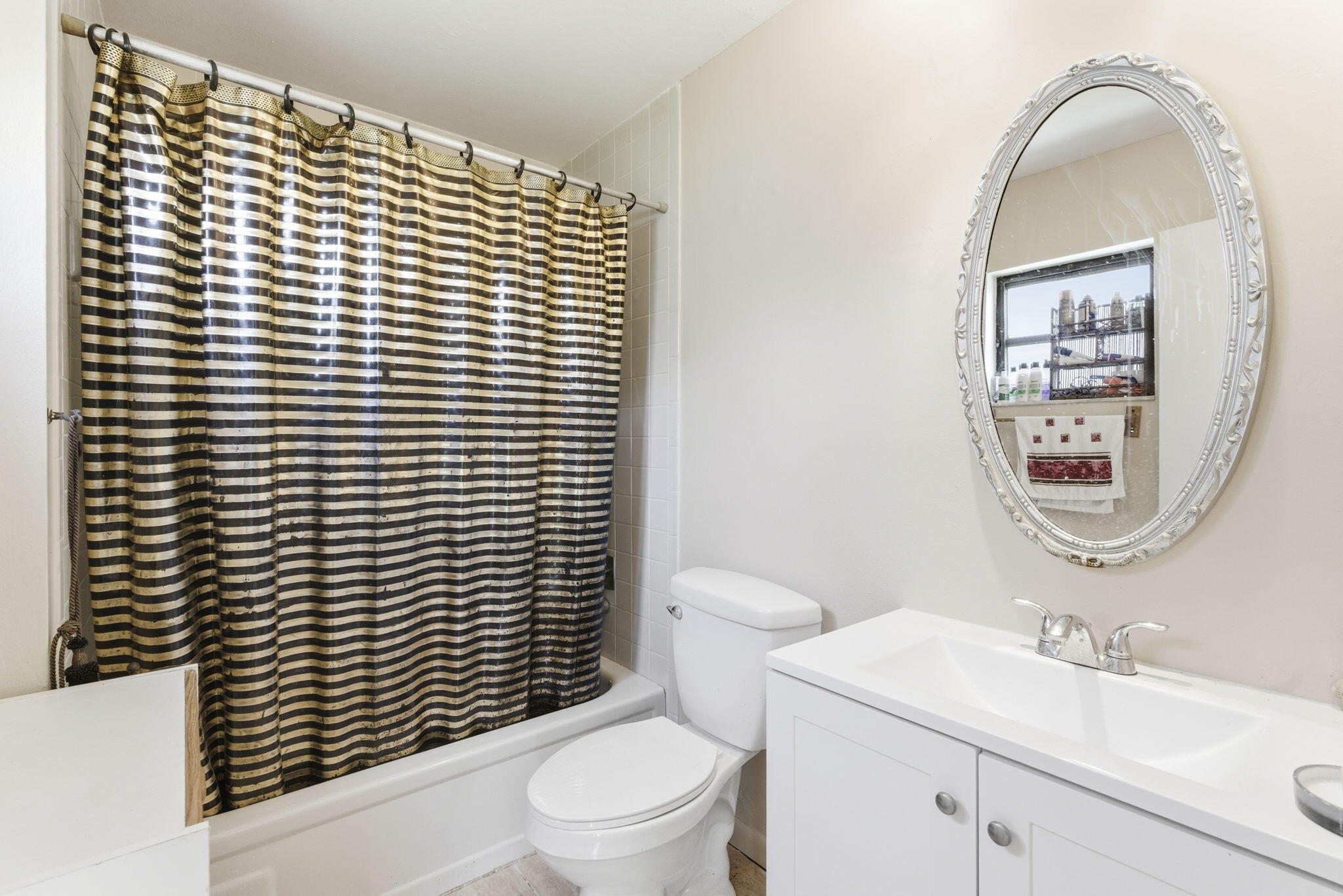 BUTTONWOOD 1 - Residential