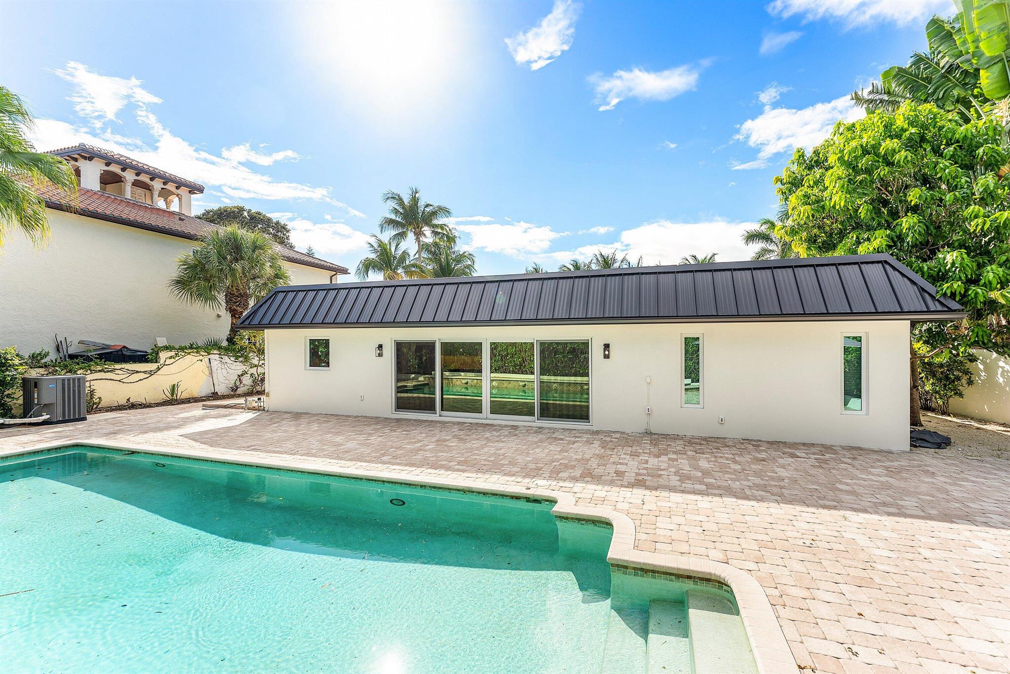 SUN AND SURF CLUB COMMUNI - Residential Lease
