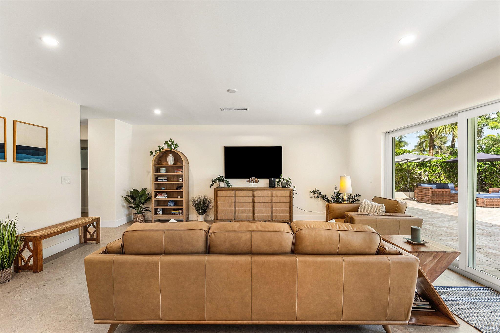 SUN AND SURF CLUB COMMUNI - Residential Lease
