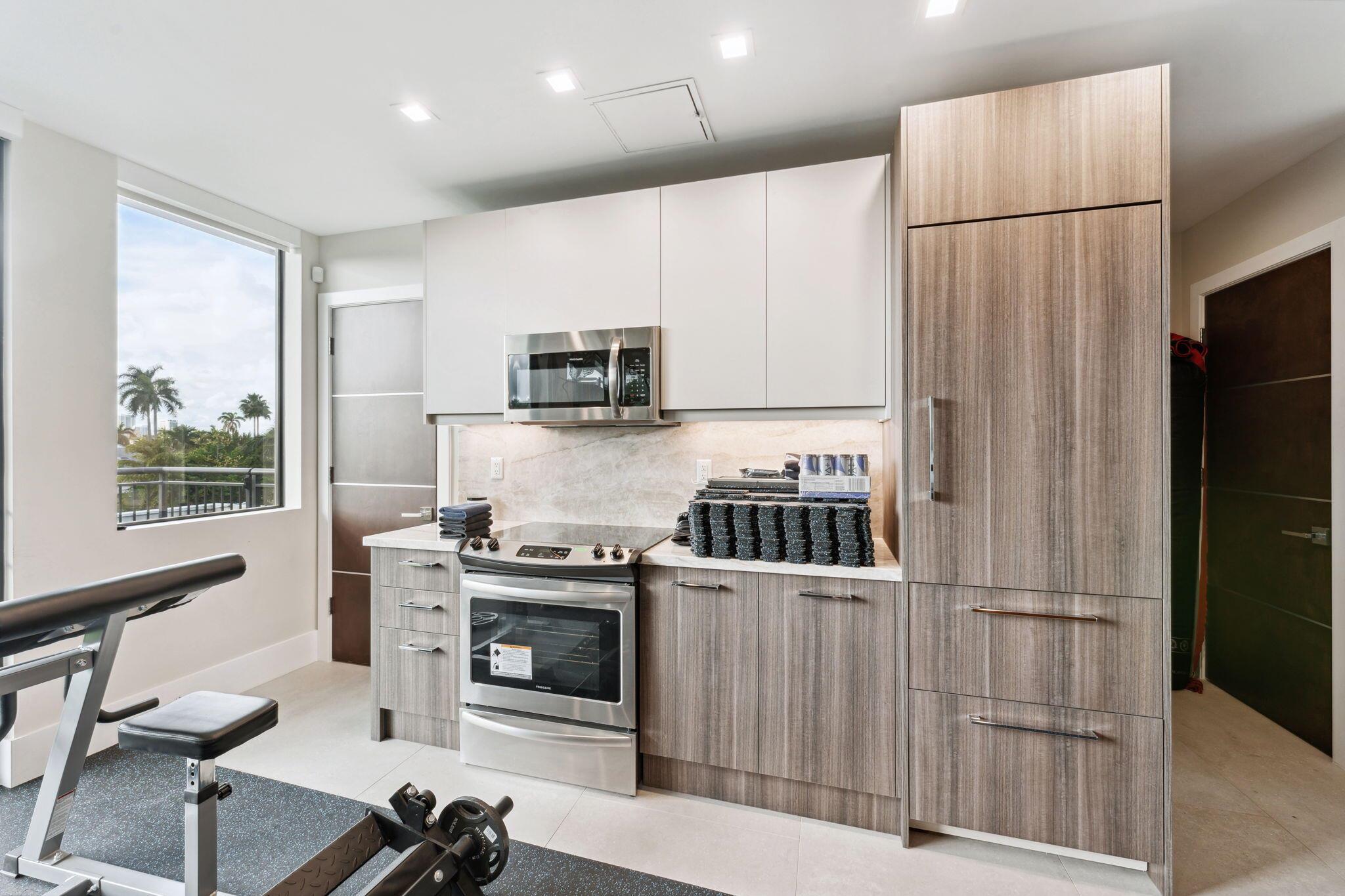 CORAL ISLES - Residential