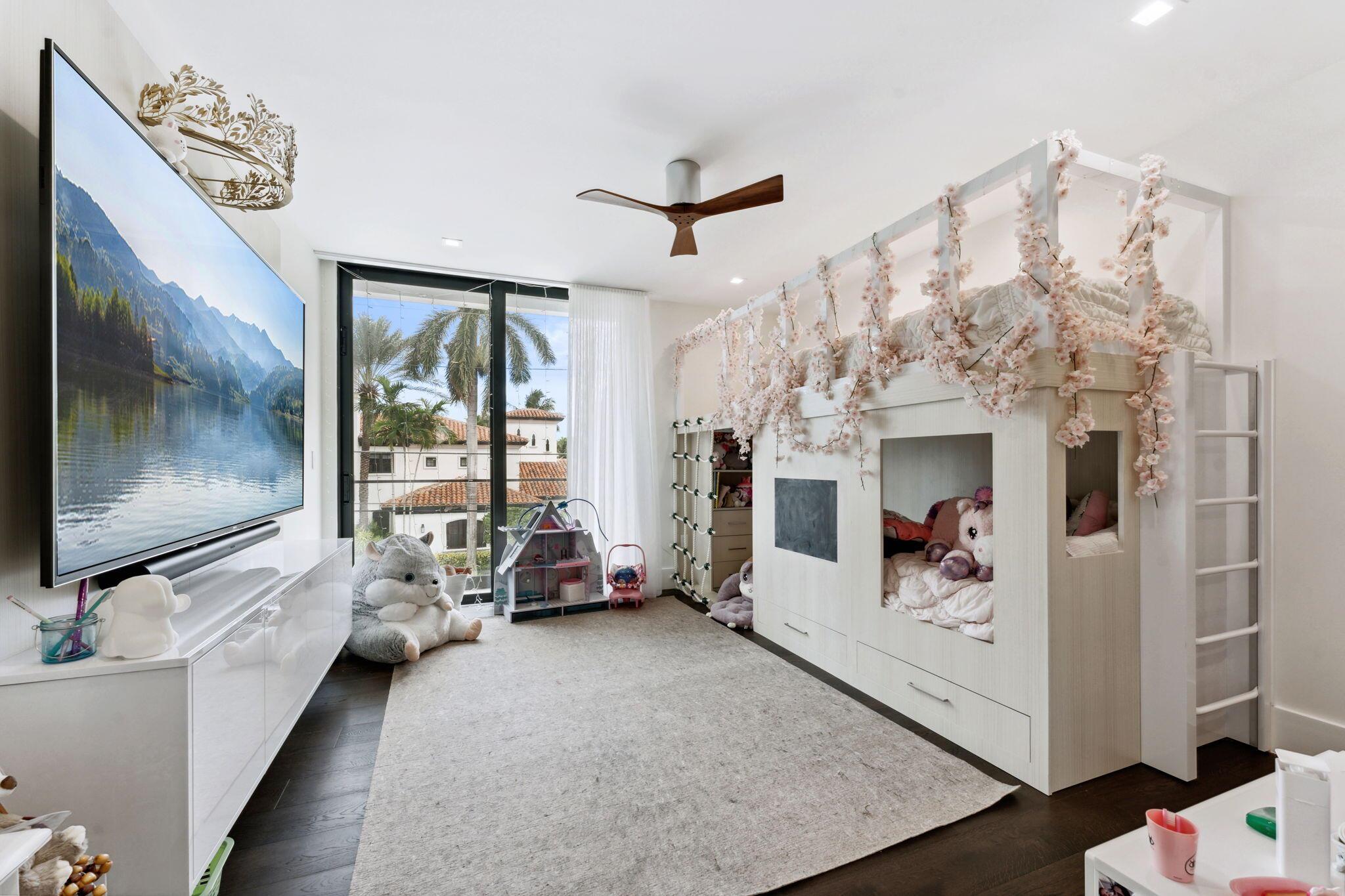 CORAL ISLES - Residential