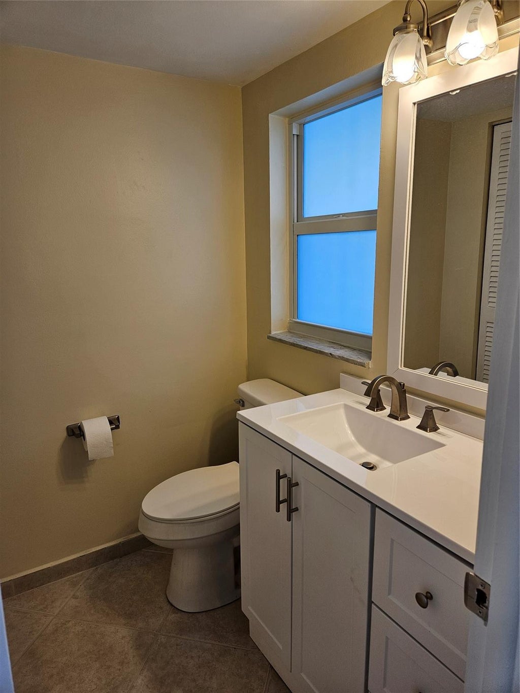 Photo of 300 NE 26th Avenue, Boynton Beach, FL 33435 (MLS # B26049065)