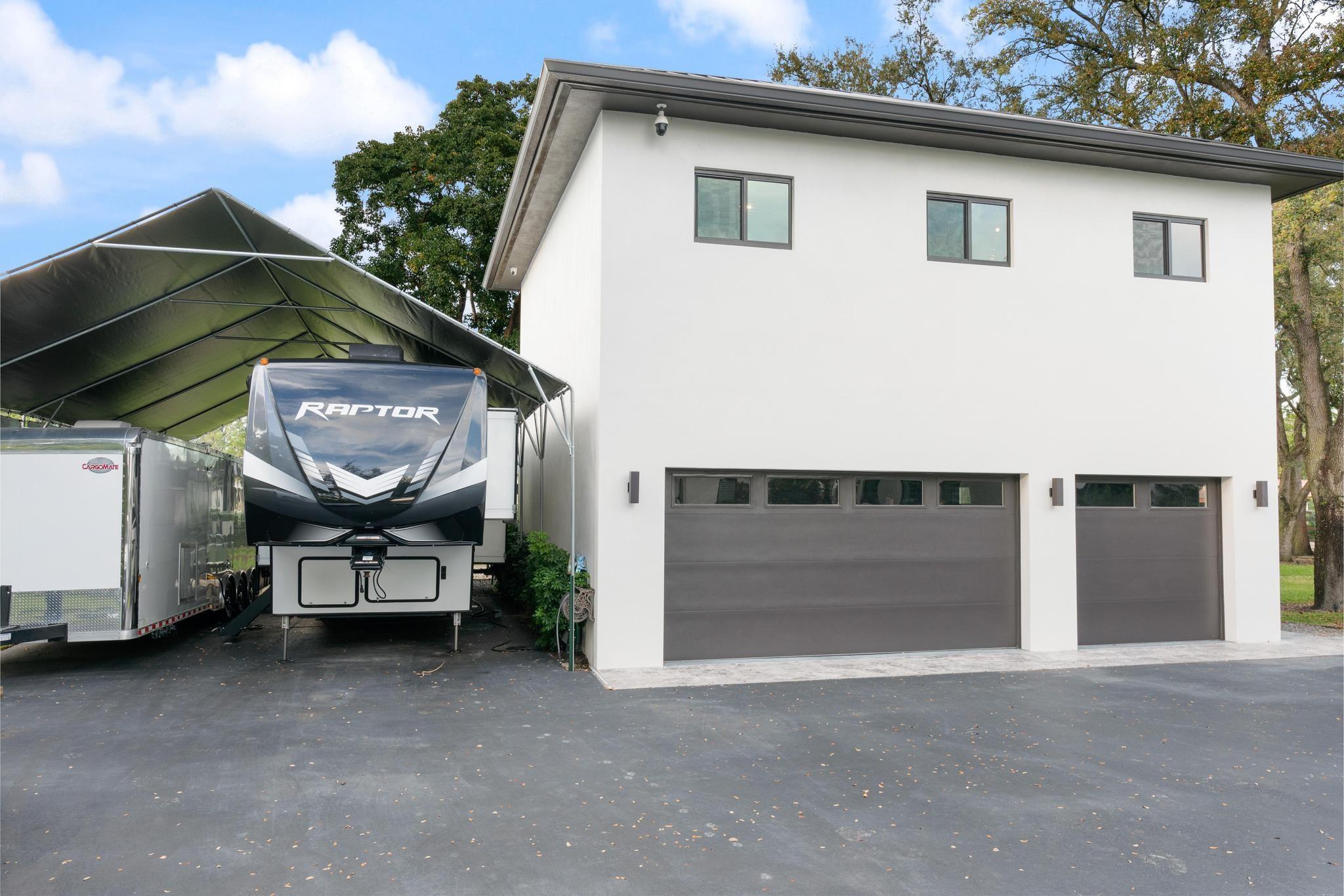 SUNSHINE RANCHES - Residential