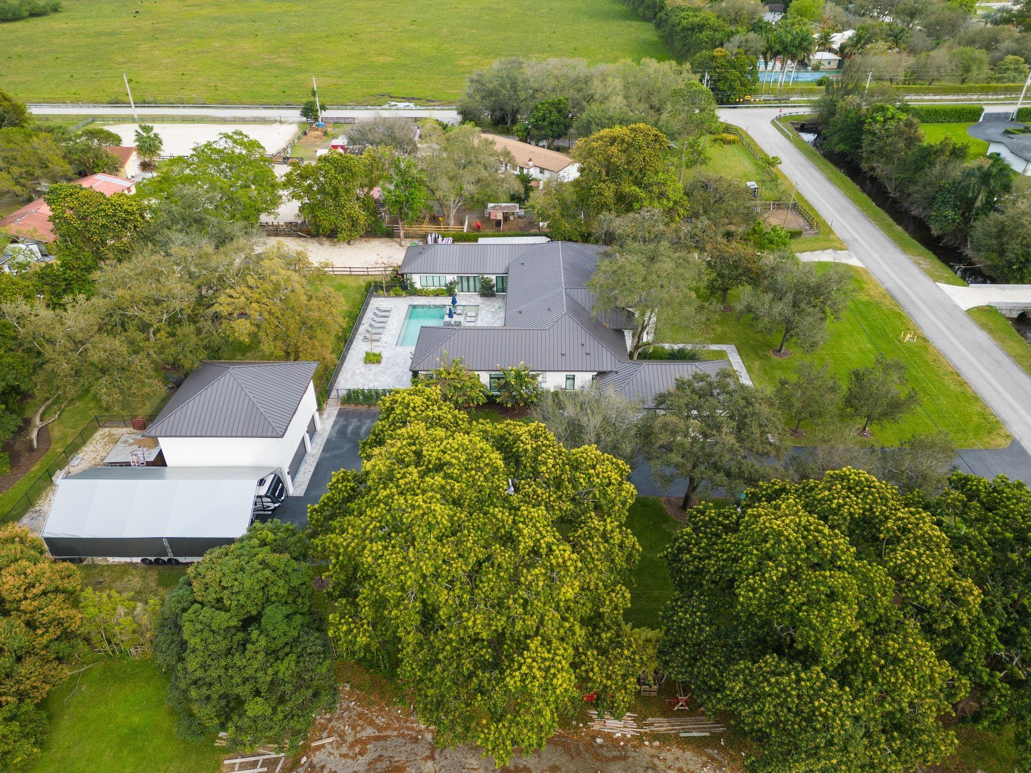 SUNSHINE RANCHES - Residential