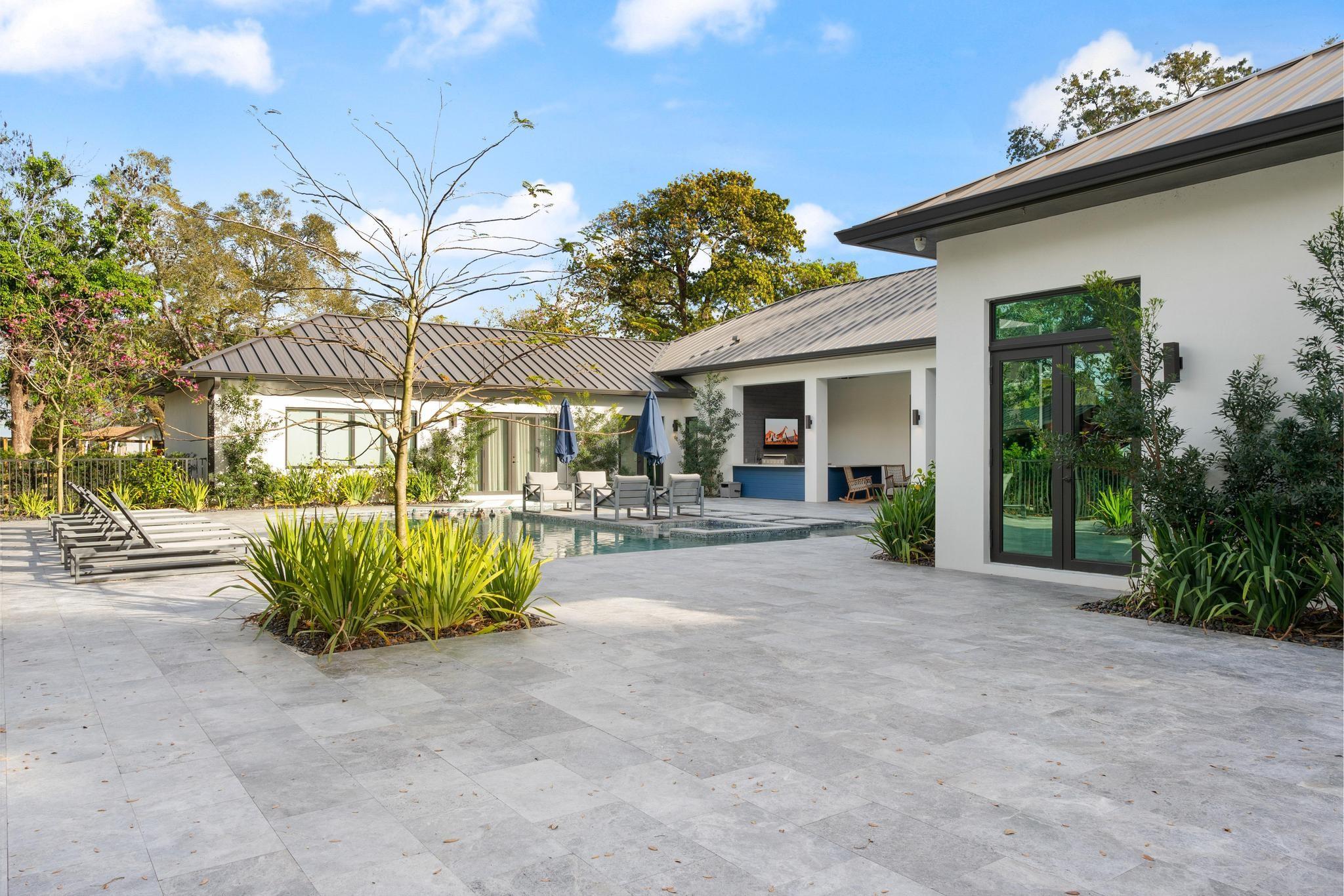 SUNSHINE RANCHES - Residential