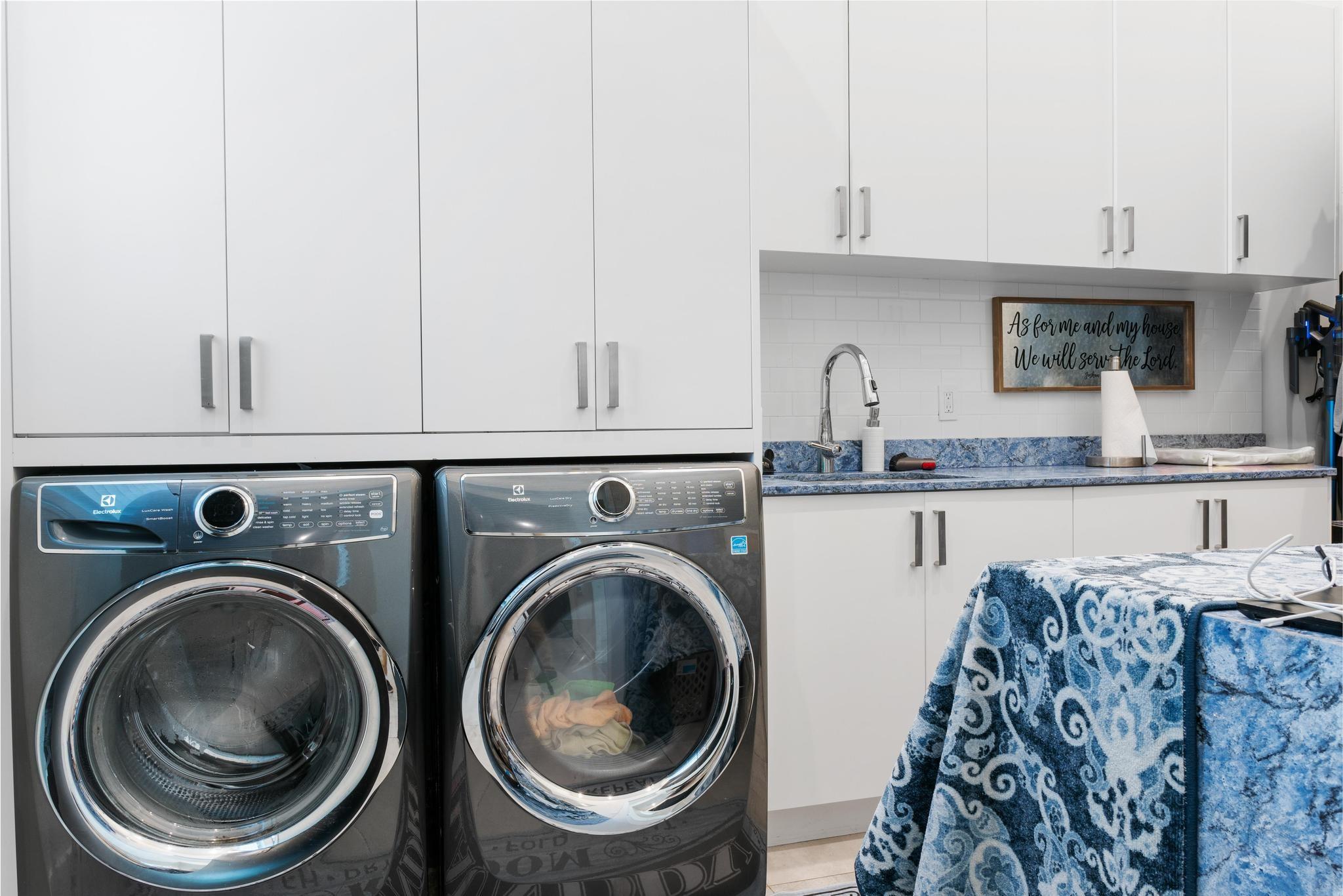 SUNSHINE RANCHES - Residential