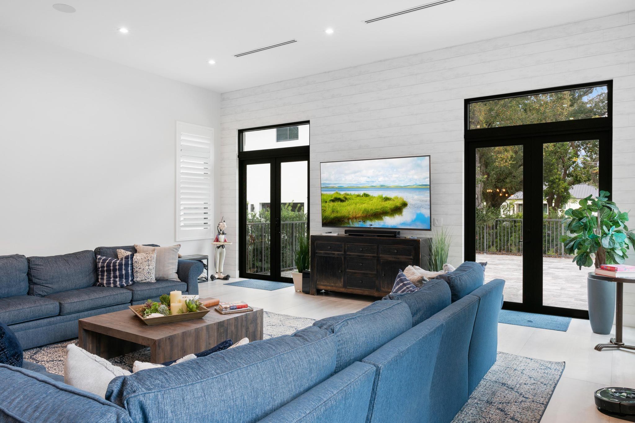 SUNSHINE RANCHES - Residential