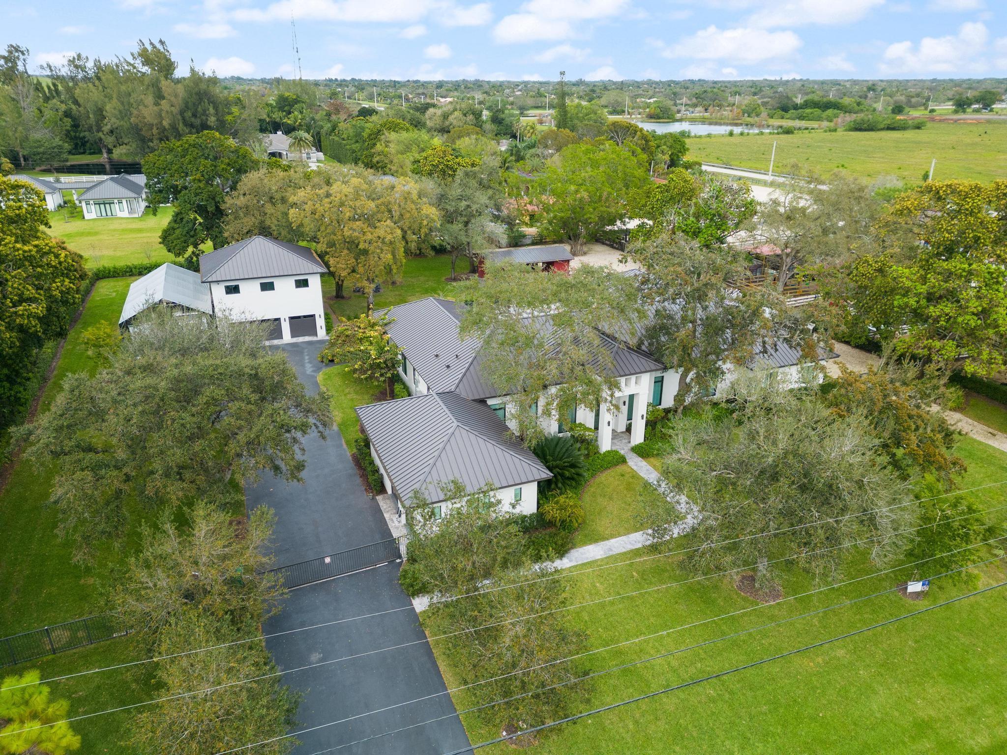 SUNSHINE RANCHES - Residential