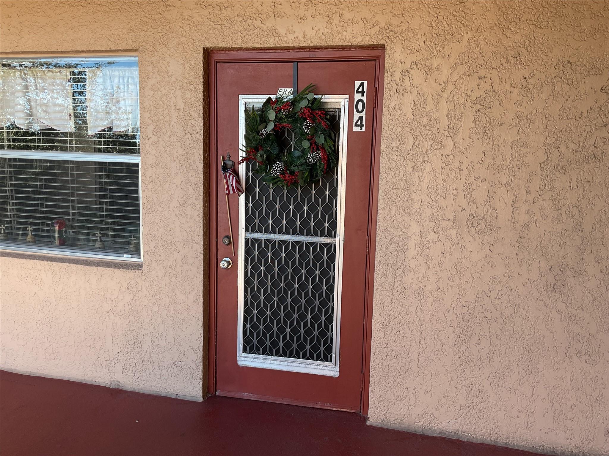 Palm Lakes condo - Residential