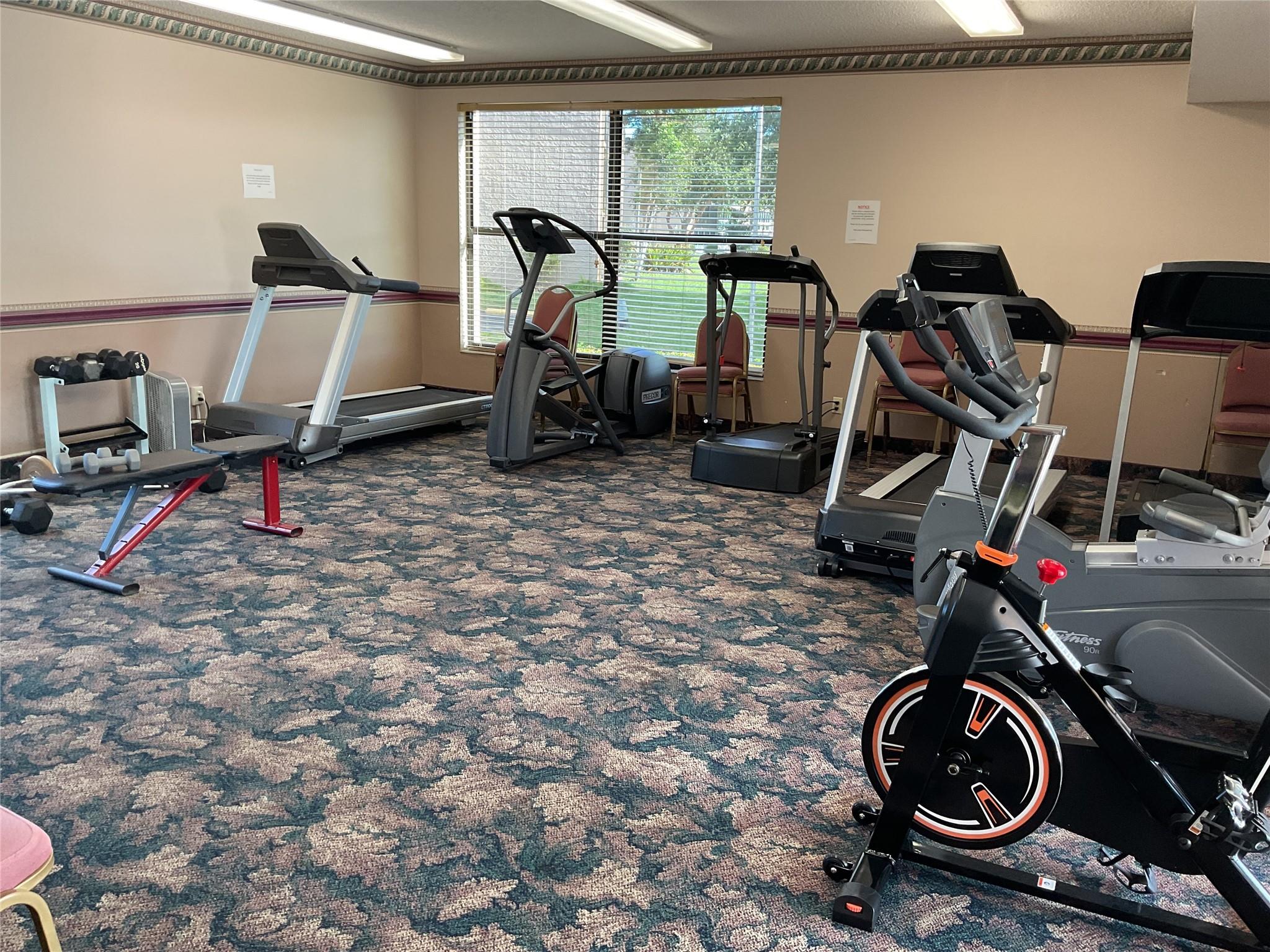 Palm Lakes condo - Residential