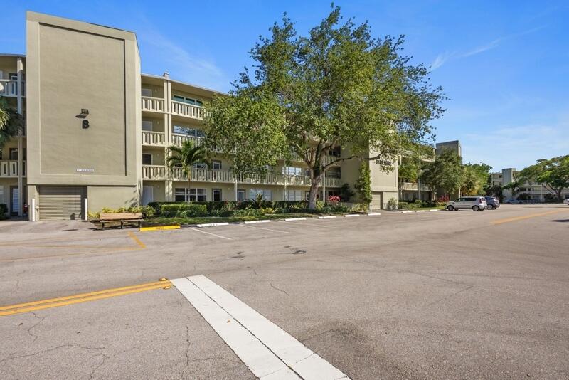 View photos, virtual tours, details... 4028 Berkshire B 4028