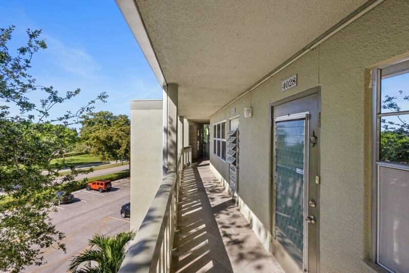 View photos, virtual tours, details... 4028 Berkshire B 4028