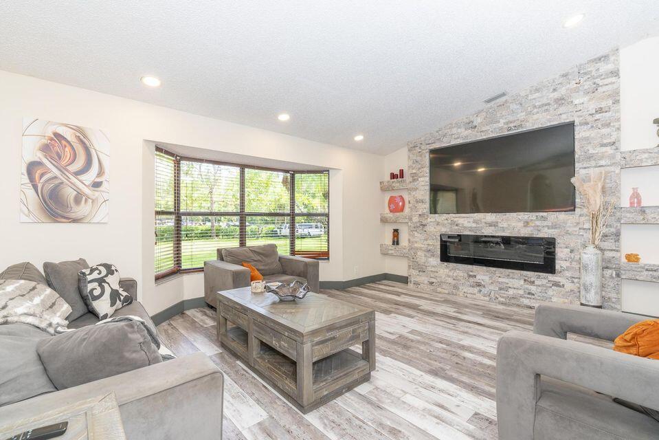 Loxahatchee - Residential