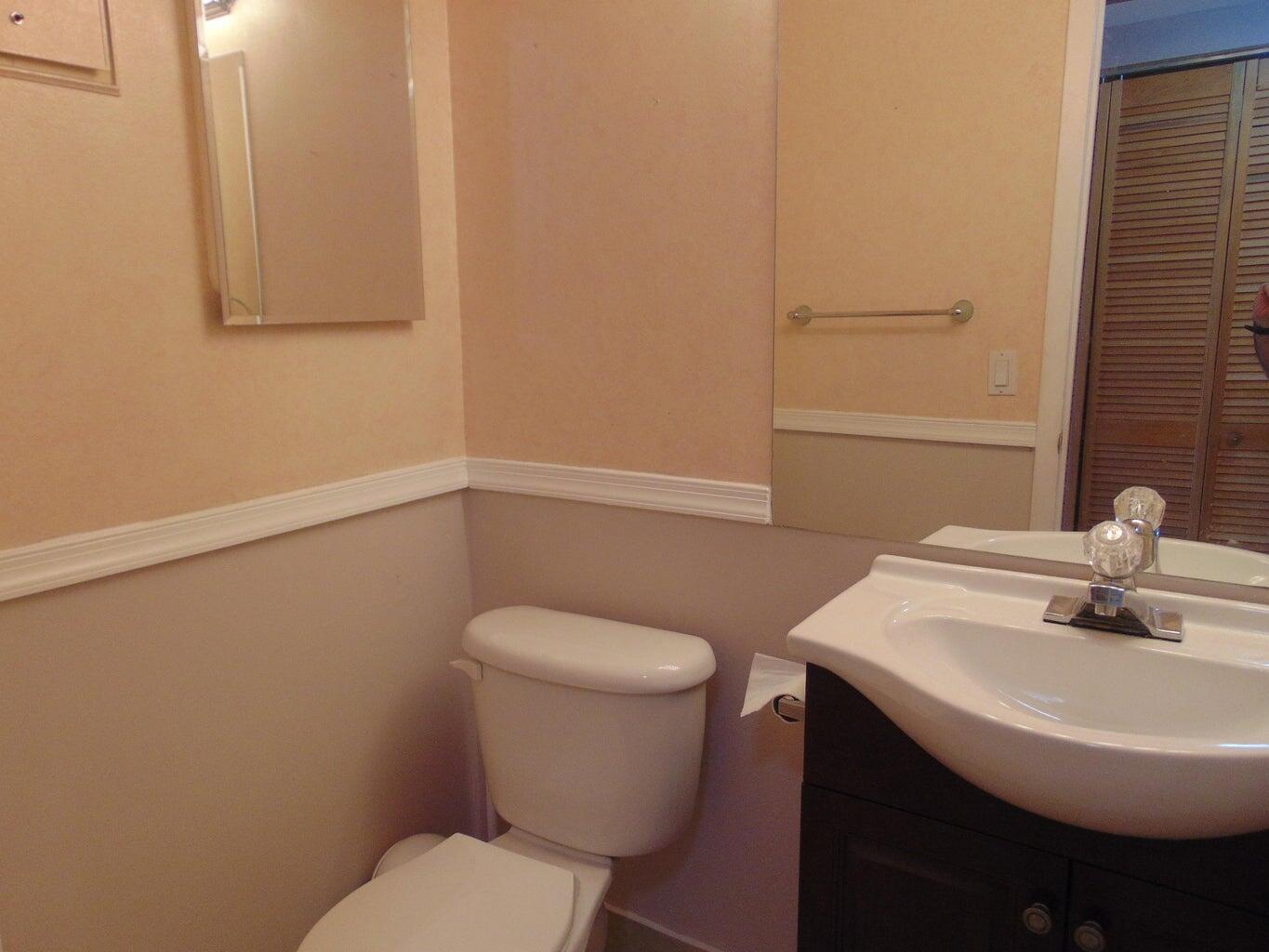 FANSHAW AT CENTURY VILLAGE CONDO - Residential Lease