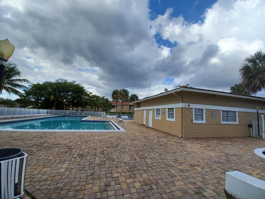 Photo of 10036 Twin Lakes Drive #37-f, Coral Springs, FL 33071 (MLS # B26054864)
