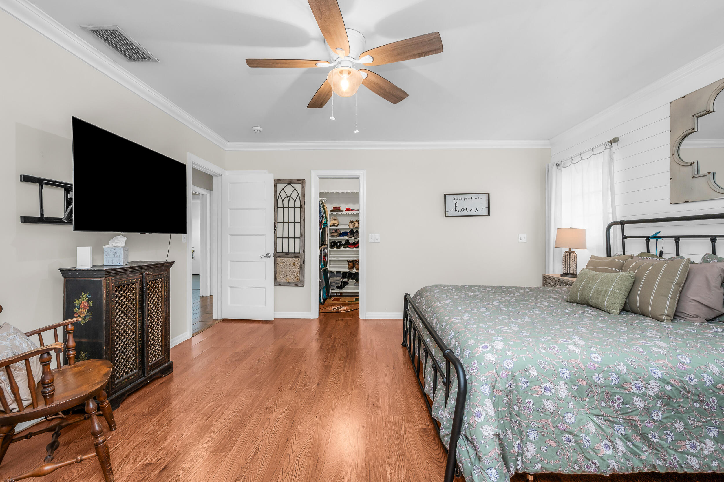 HOLLYWOOD HILLS - Residential