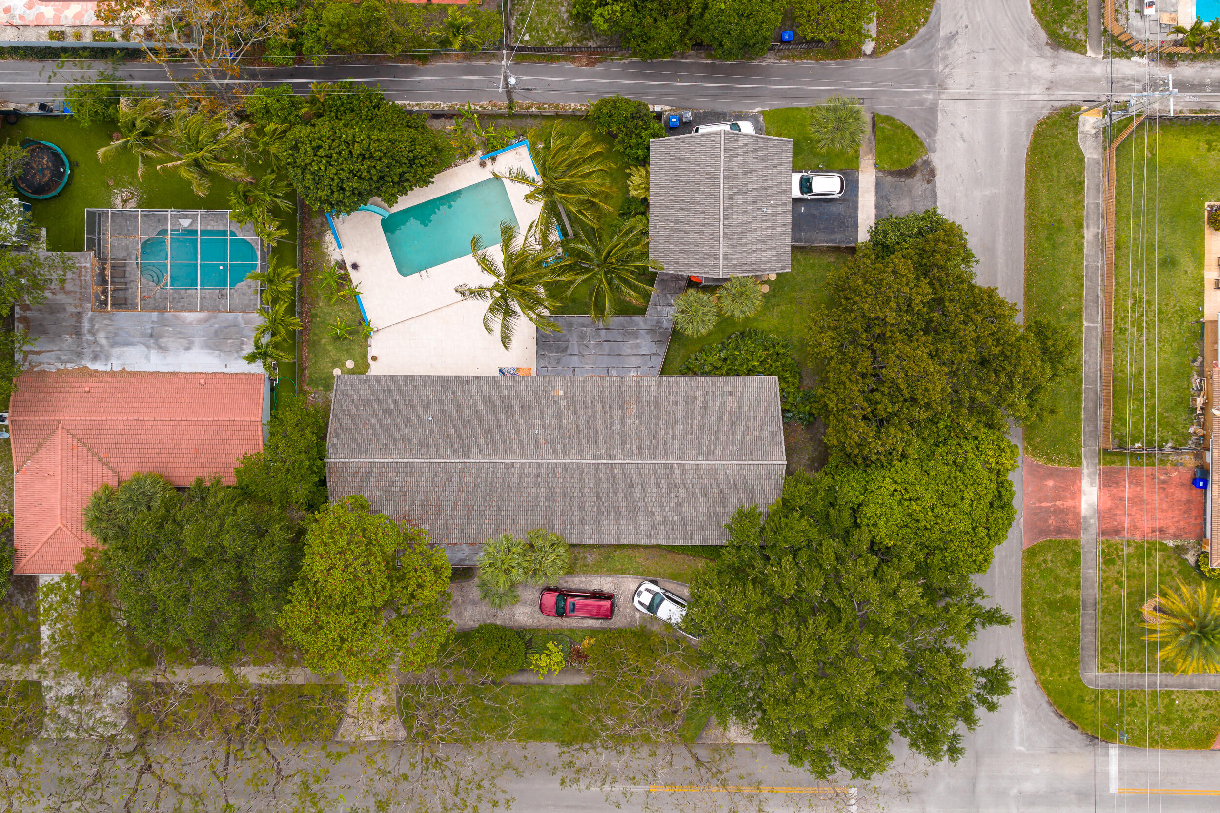 HOLLYWOOD HILLS - Residential