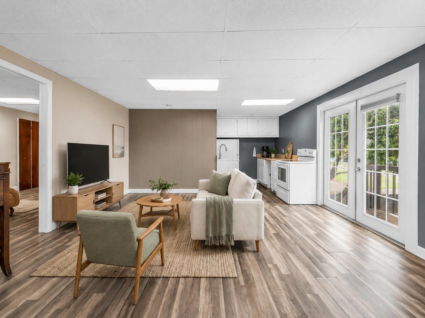 HOLLYWOOD HILLS - Residential