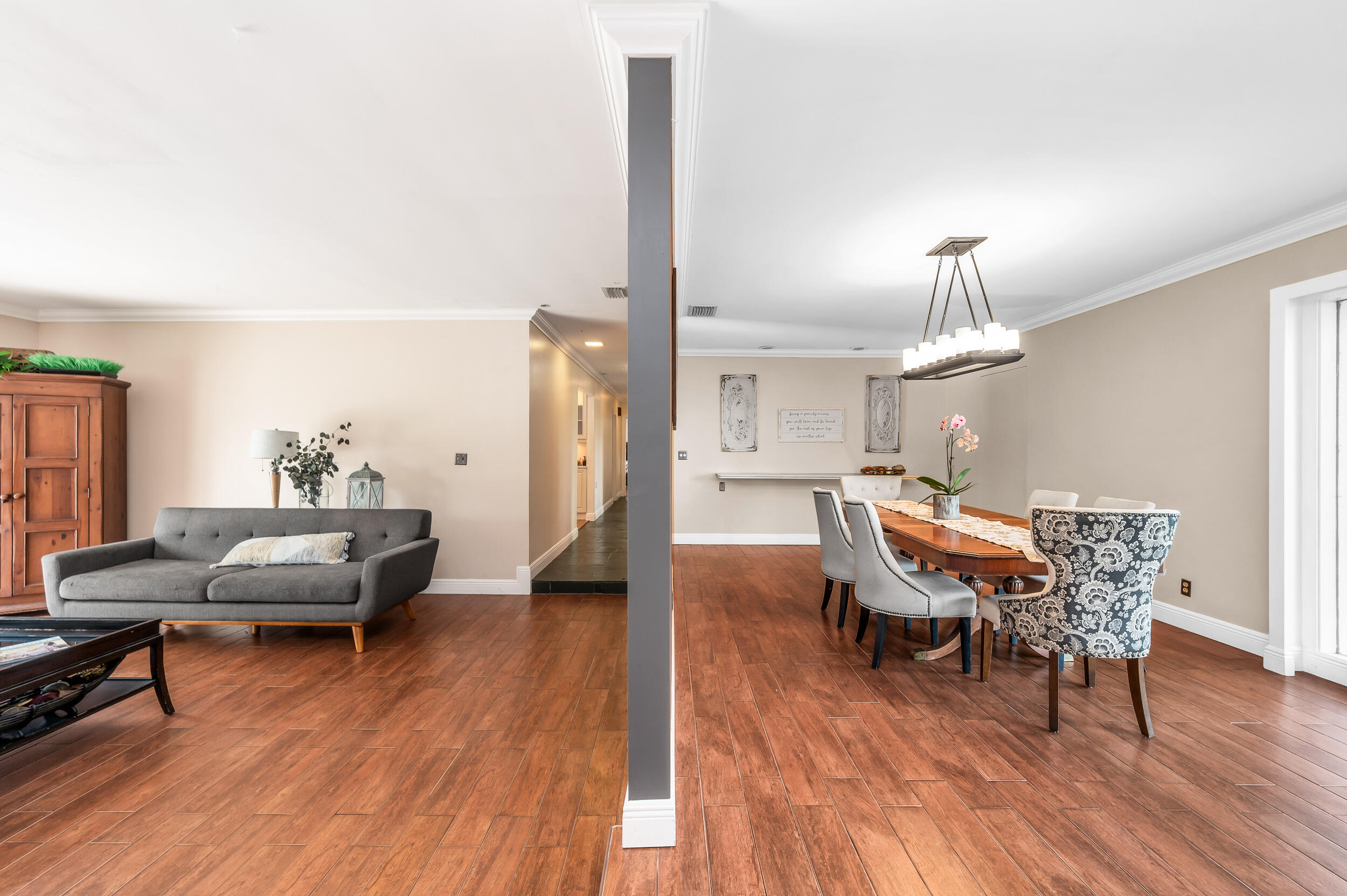 HOLLYWOOD HILLS - Residential