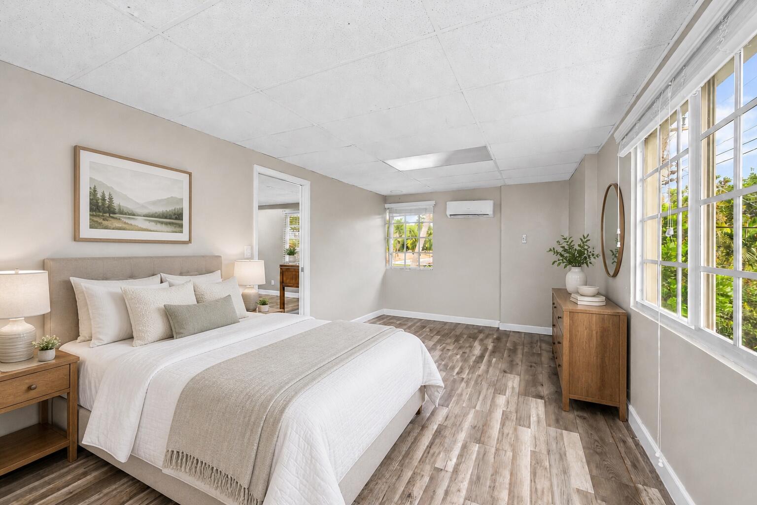 HOLLYWOOD HILLS - Residential