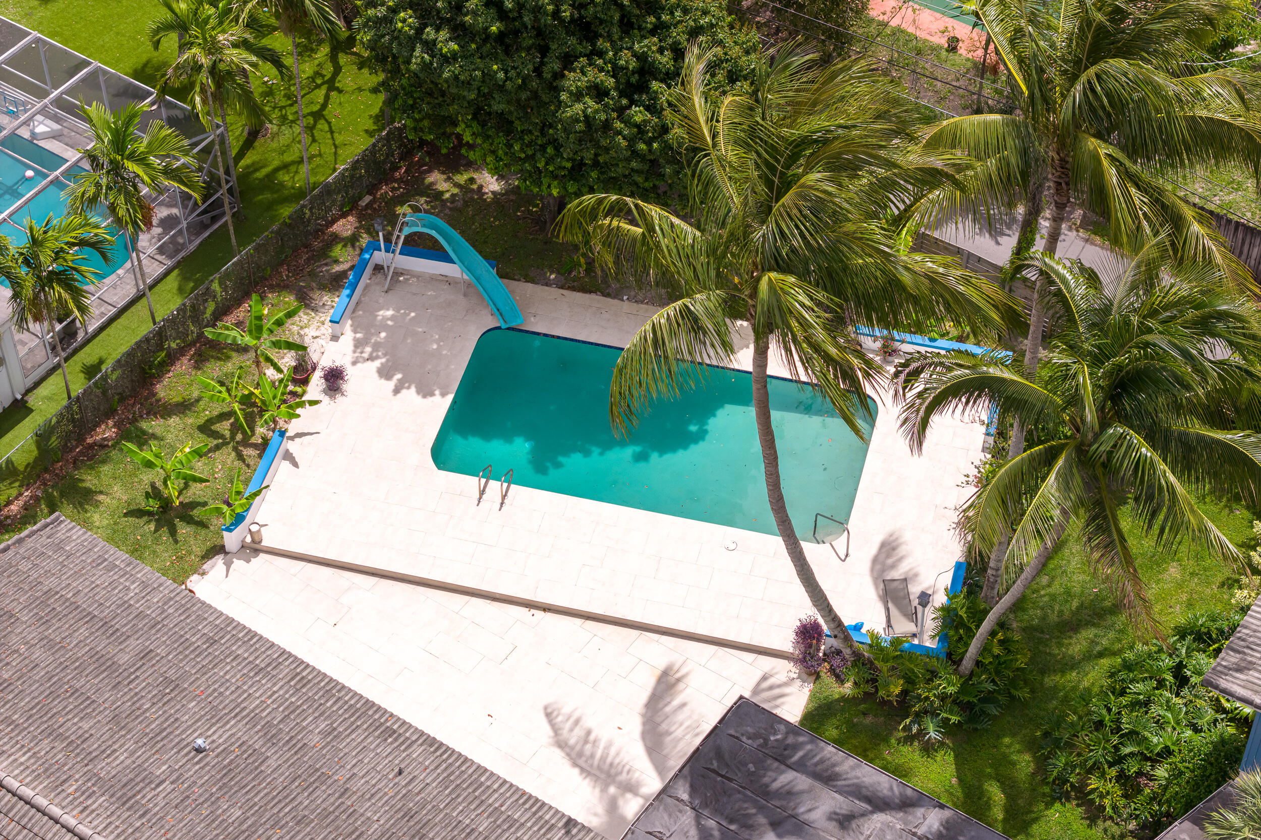 HOLLYWOOD HILLS - Residential