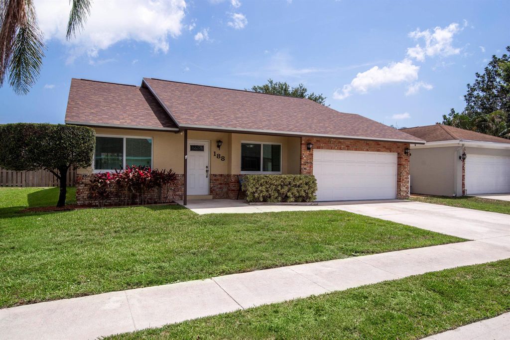 Photo of 188 Wandering Trail, Jupiter, FL 33458 (MLS # R11093084)