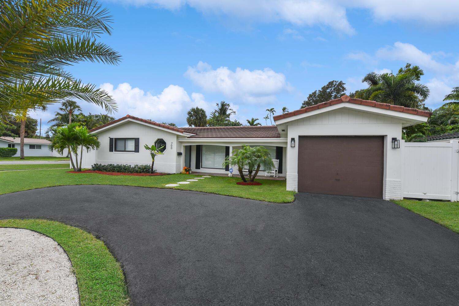 700 SW 4th Street