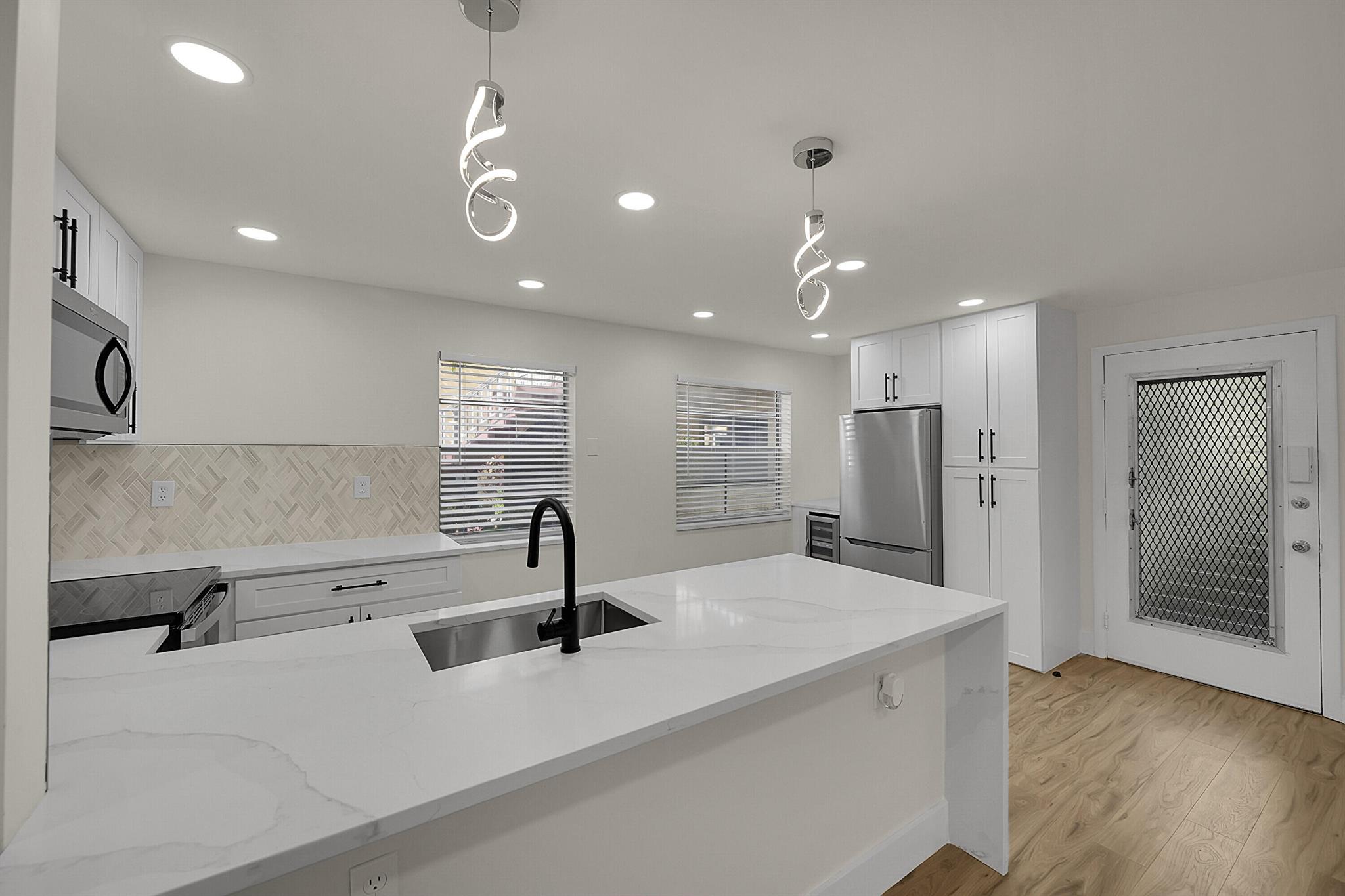 KINGS POINT FLANDERS COND - Residential