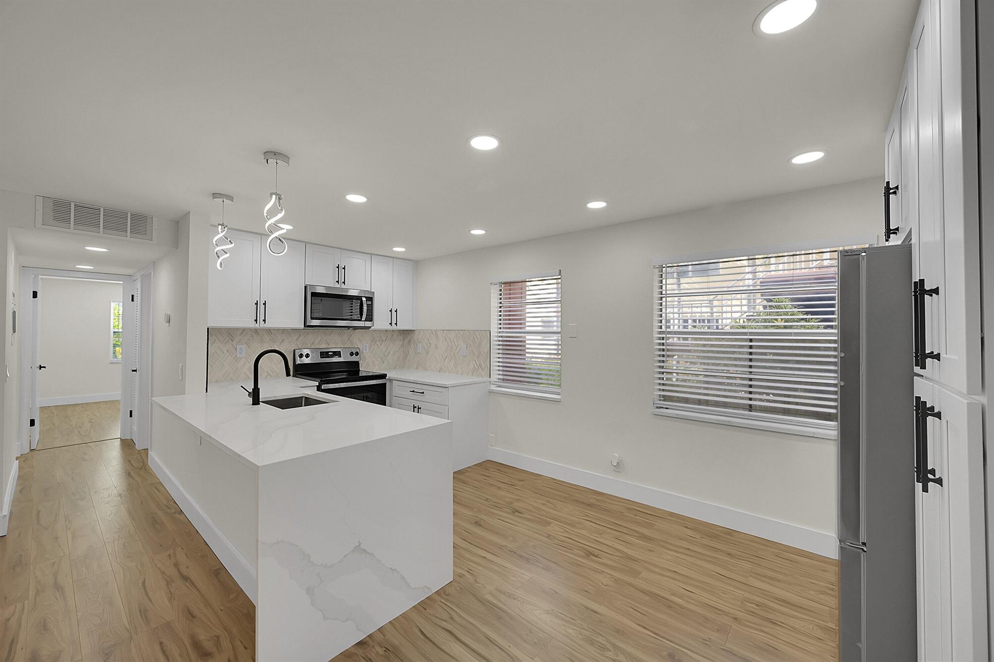 KINGS POINT FLANDERS COND - Residential