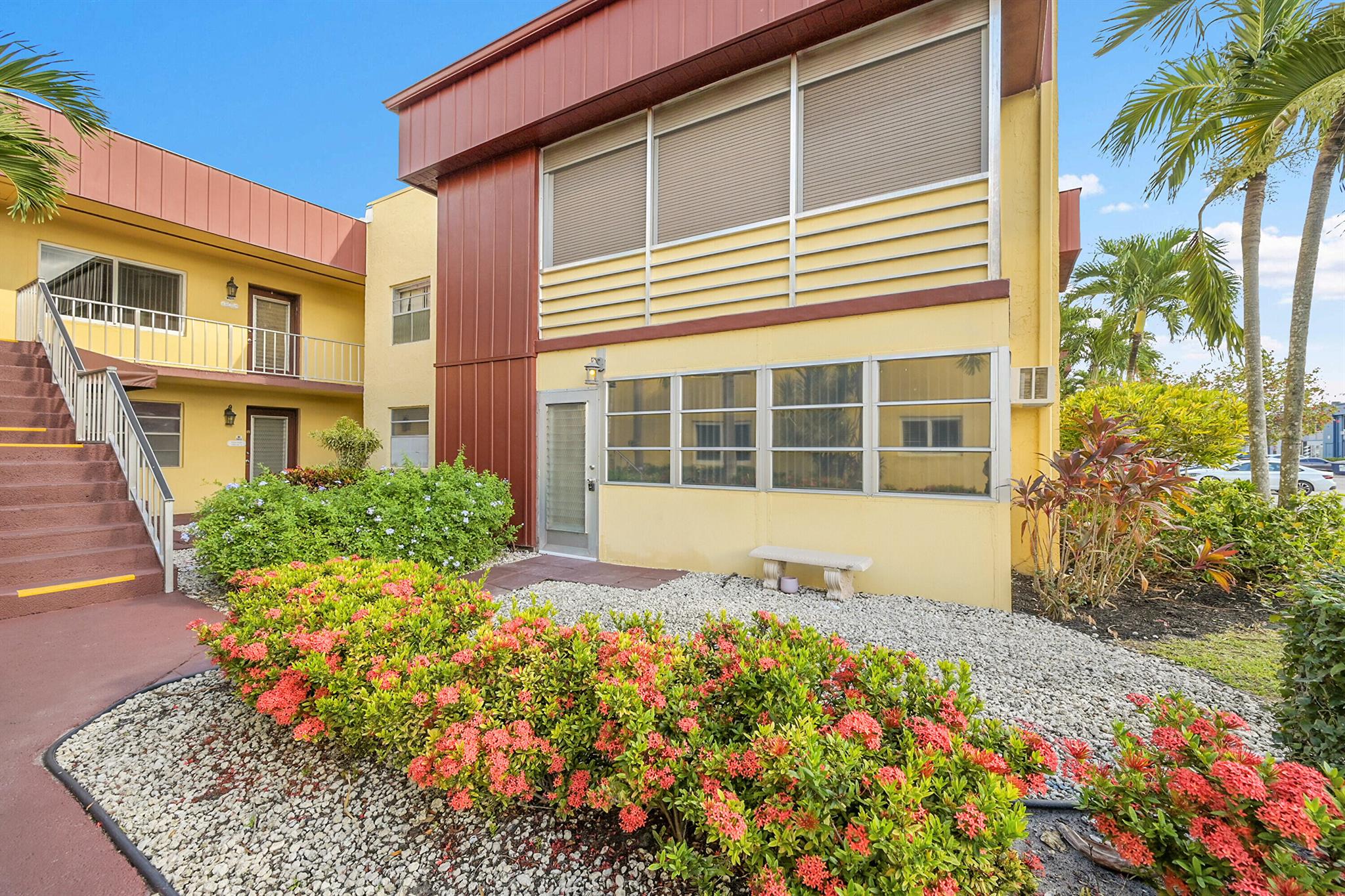 KINGS POINT FLANDERS COND - Residential