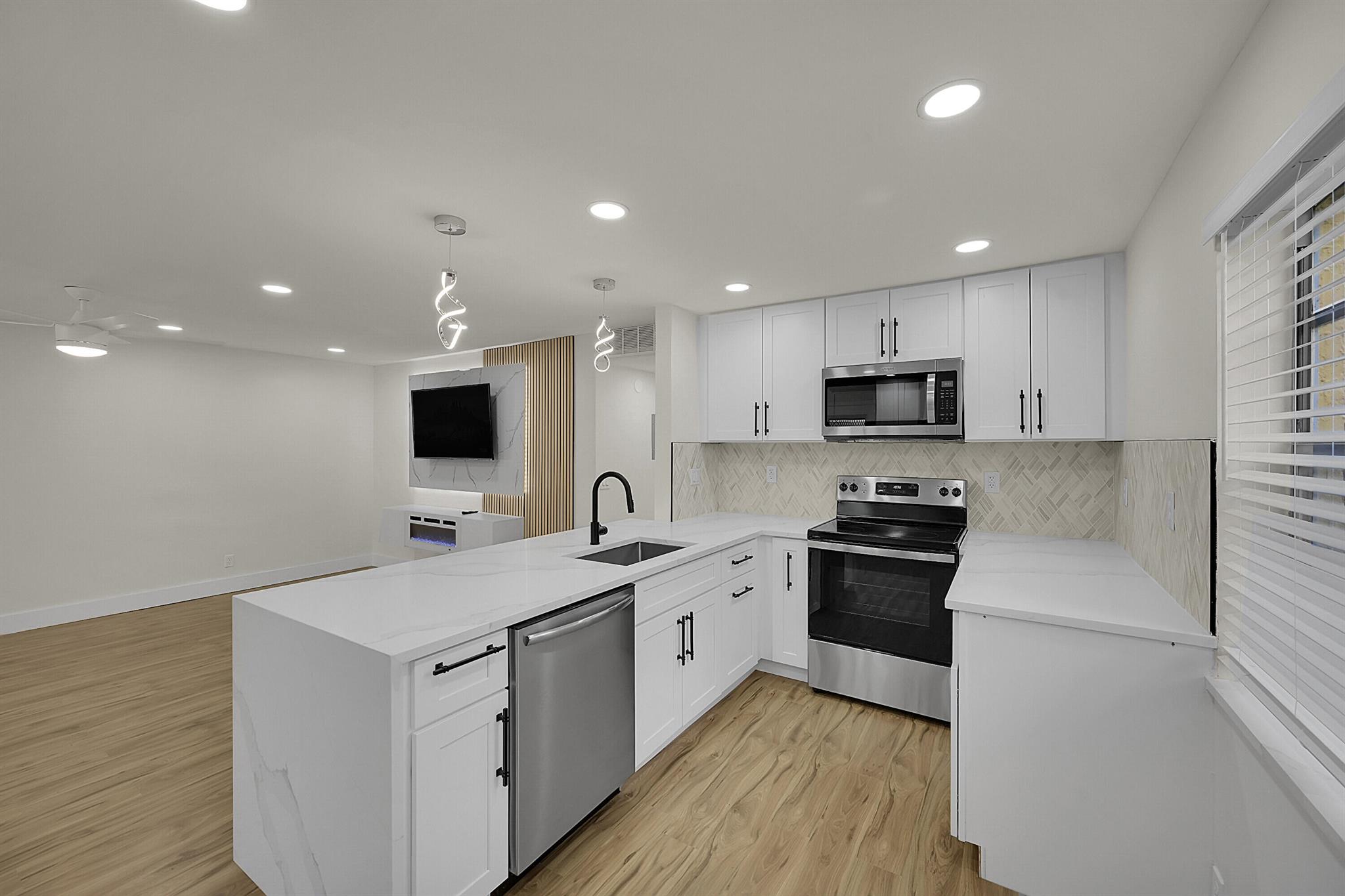 KINGS POINT FLANDERS COND - Residential