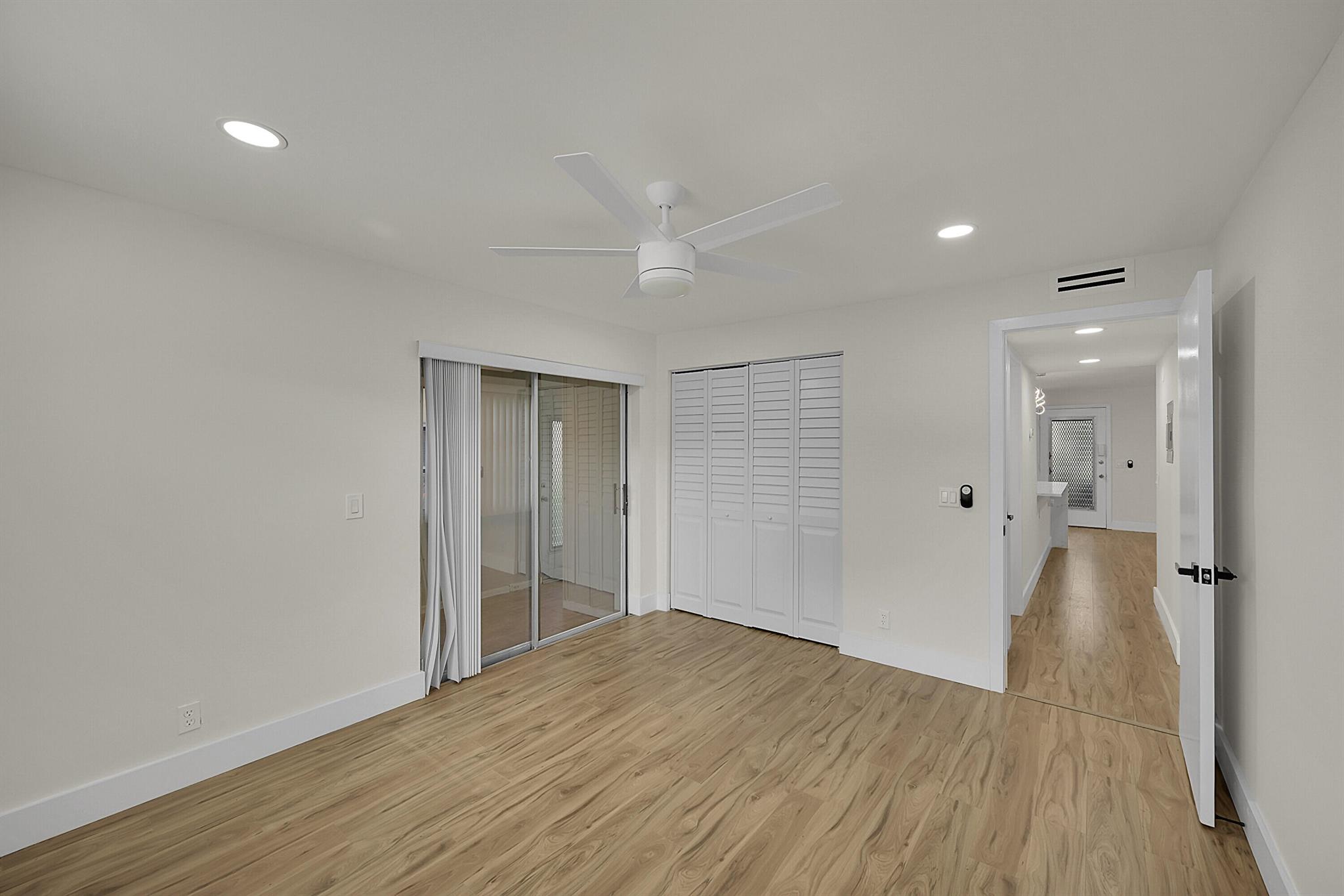 KINGS POINT FLANDERS COND - Residential