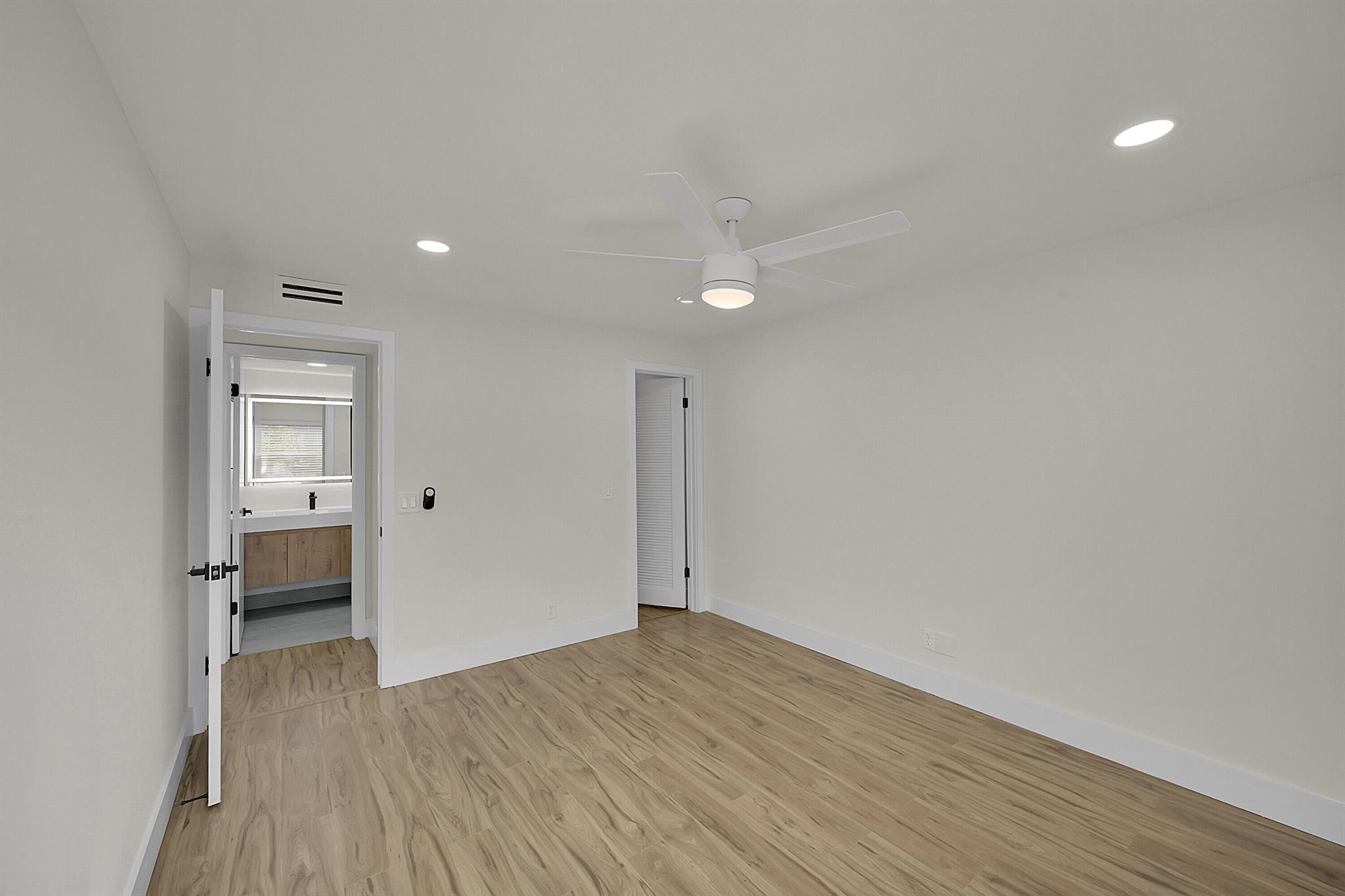 KINGS POINT FLANDERS COND - Residential