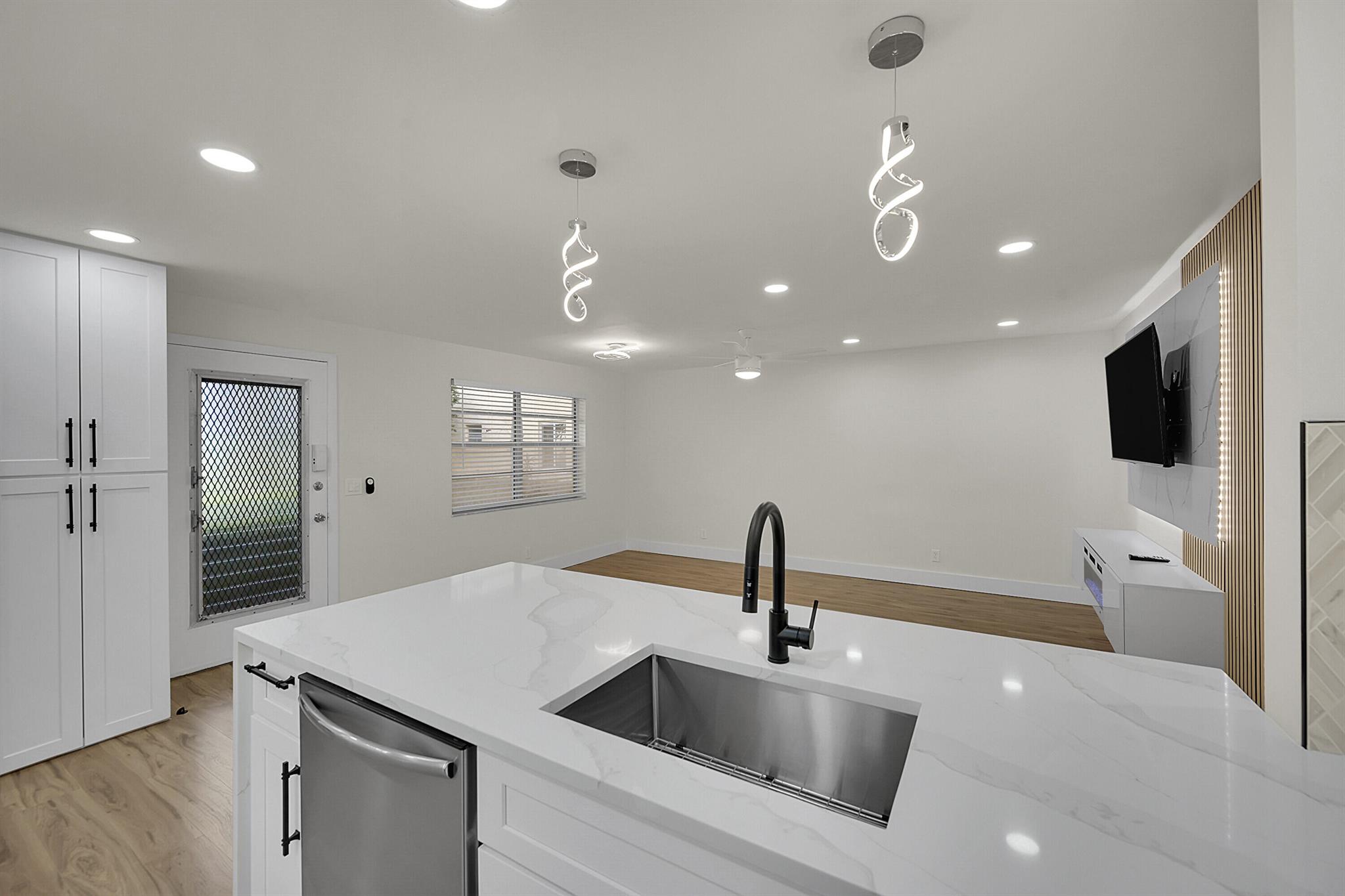 KINGS POINT FLANDERS COND - Residential