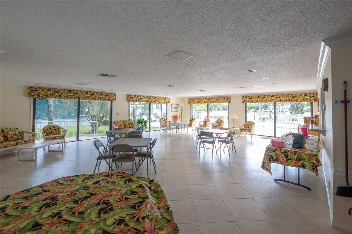 OCEAN VIEW CONDO - Residential