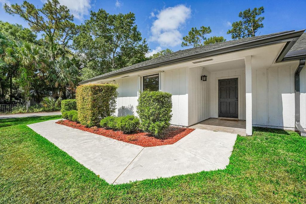 Photo of 17717 Bridle Lane, Jupiter, FL 33478 (MLS # R11155452)