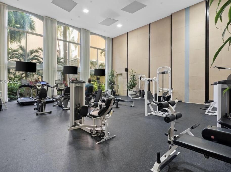PORTO BELLAGIO CONDO - Residential